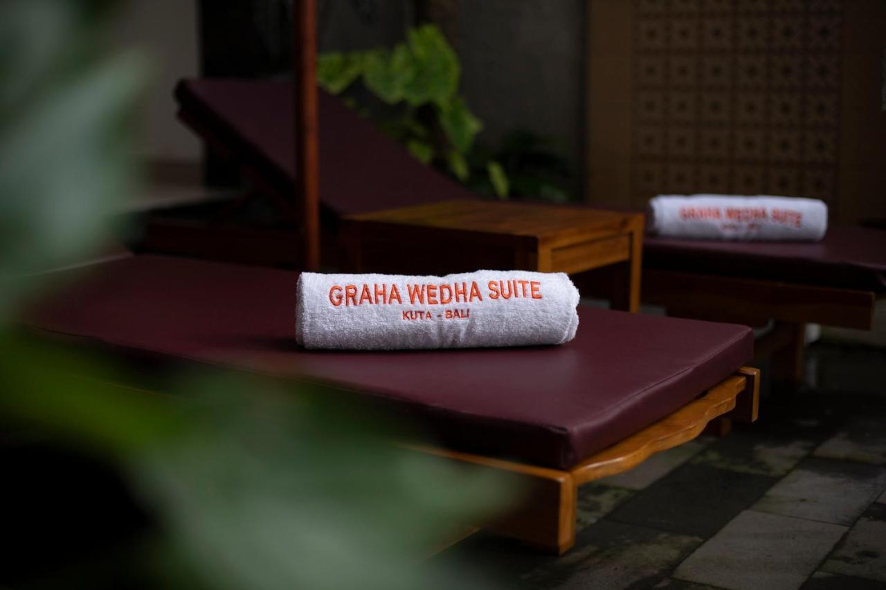 Graha Wedha Suite Kuta By Kamara מראה חיצוני תמונה